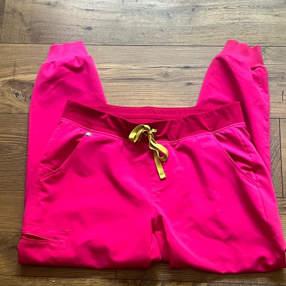 FIGS Scrub Set Top:Short Sleeve Size XL Pants:Elastic Waistband & Ankles Size L - Picture 8 of 15